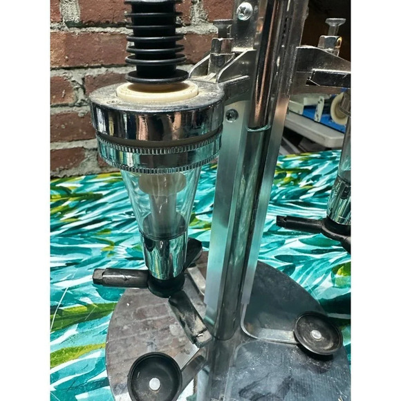 3 Bottle Revolving Liquor Dispenser - Picture 3 of 6